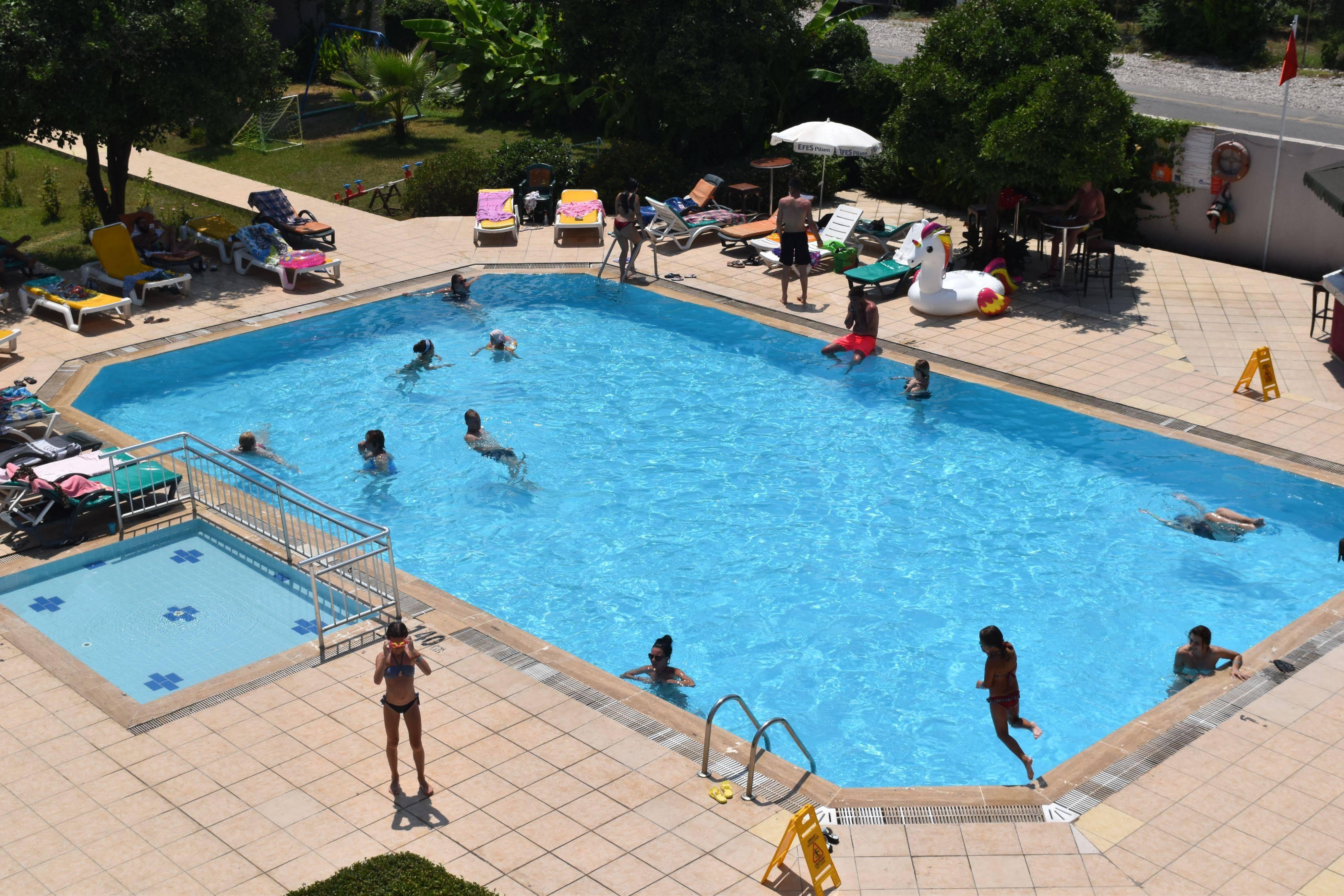 קמר Ares Hotel מראה חיצוני תמונה