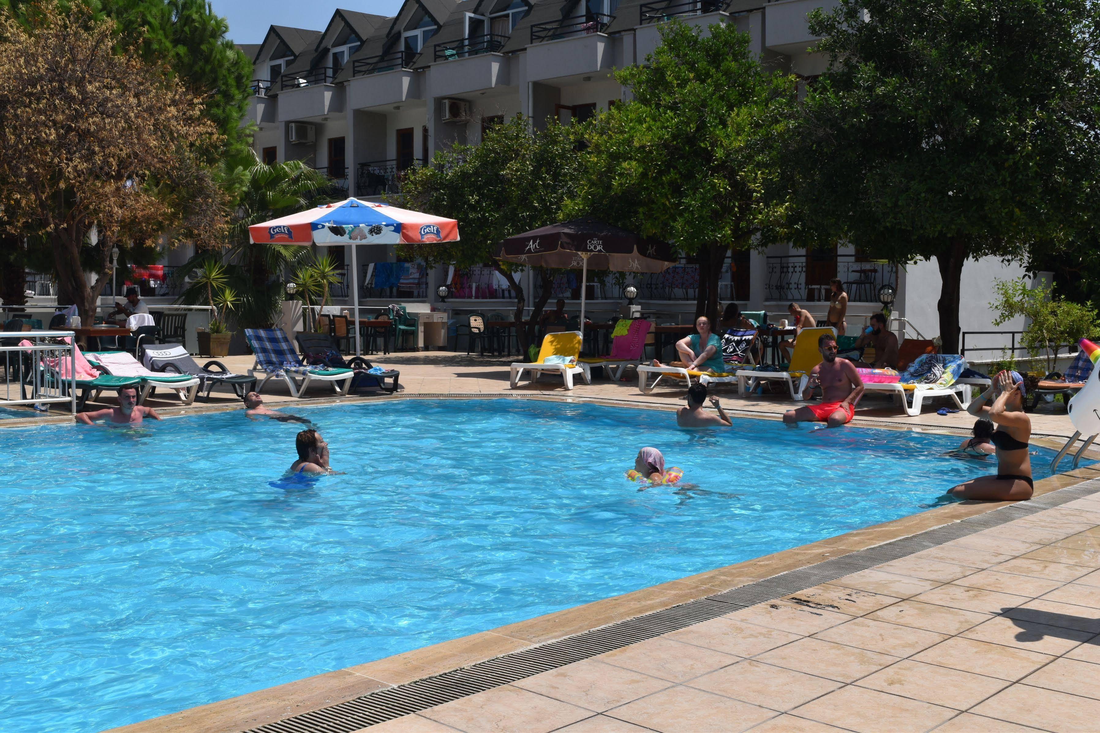 קמר Ares Hotel מראה חיצוני תמונה