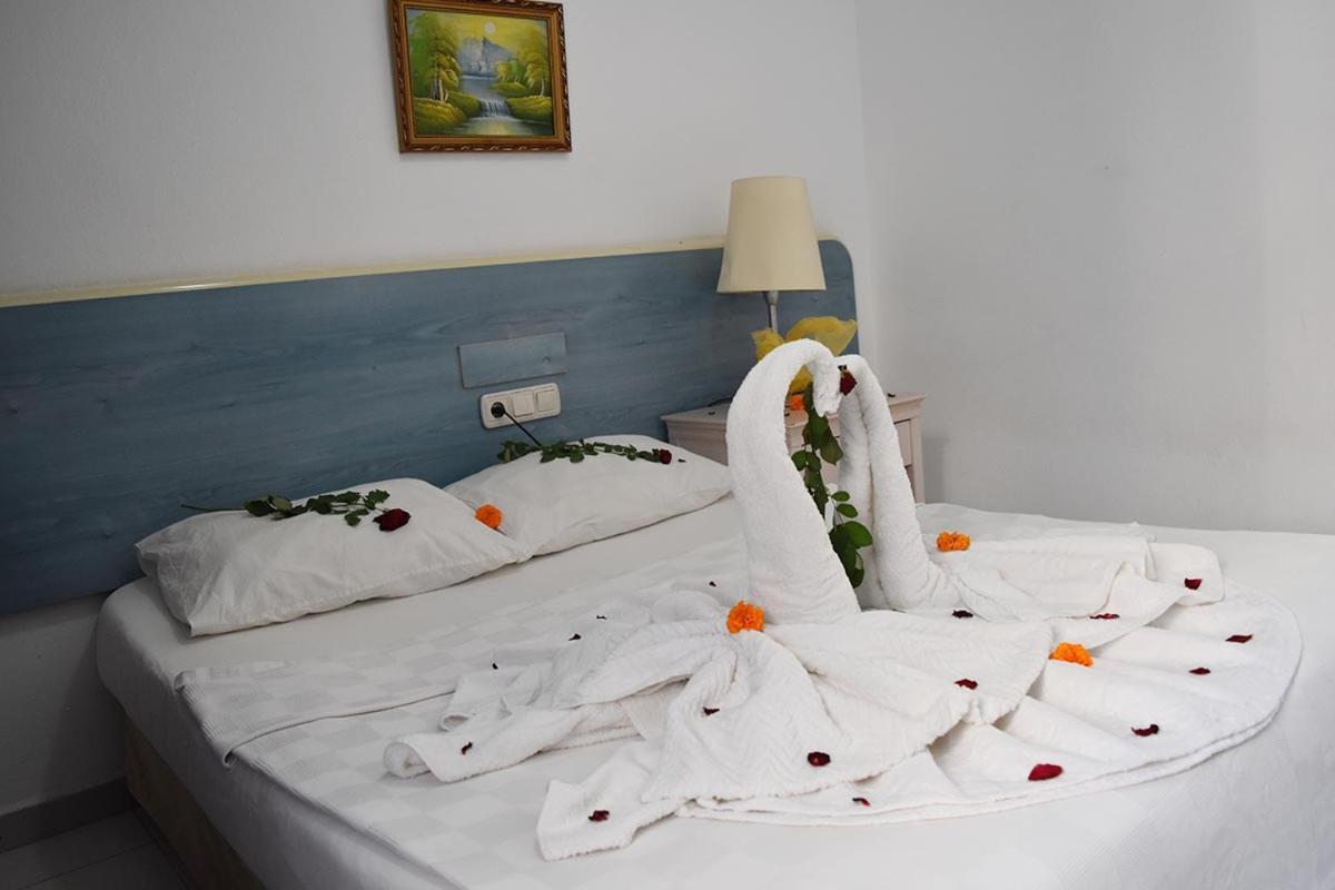 קמר Ares Hotel חדר תמונה